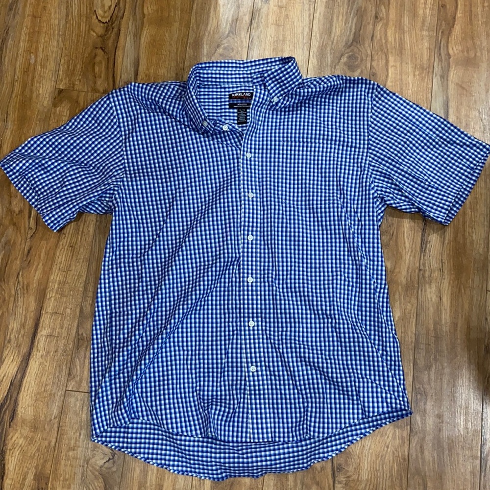 Like new men’s shirt.